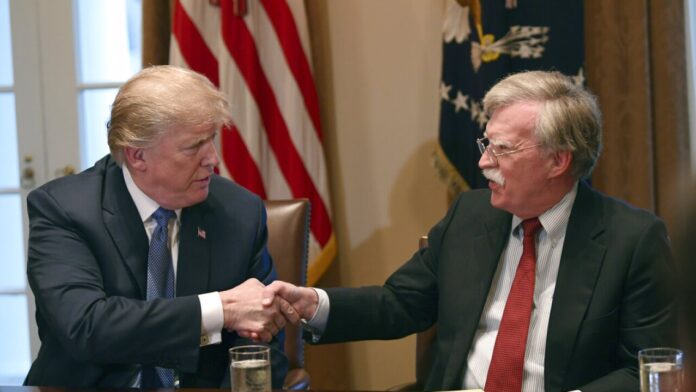 Bolton varuje pred Trumpovou možnou snahou o vystúpenie USA z NATO